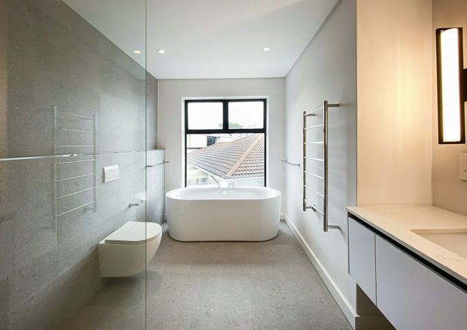Magnesium Spray vs Pills: Why a Magnesium Soak is the BEST Way to Use This Mineral